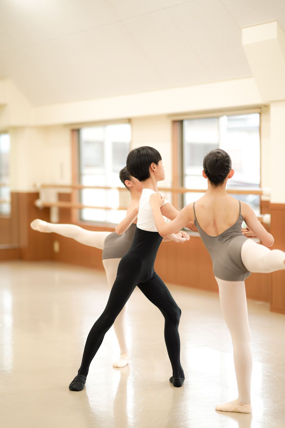 小柴葉朕バレエスクールのレッスンの様子